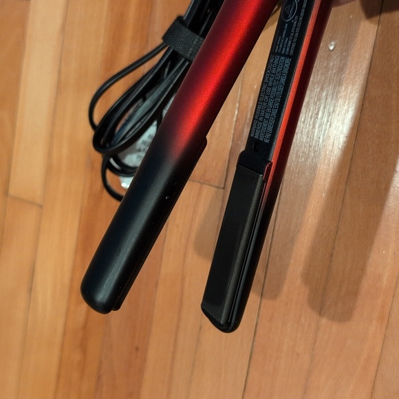 Chi Lava 1 Inch Volcanic Ceramic Travel Hairstyling Iron - Picture 5 of 7